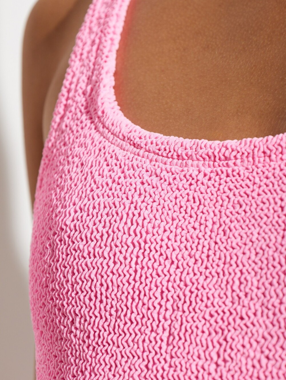 Hunza G classic seersucker swimsuit - bubble Pink Ribbed One-Piece One Size SW1 - Picture 4 of 10